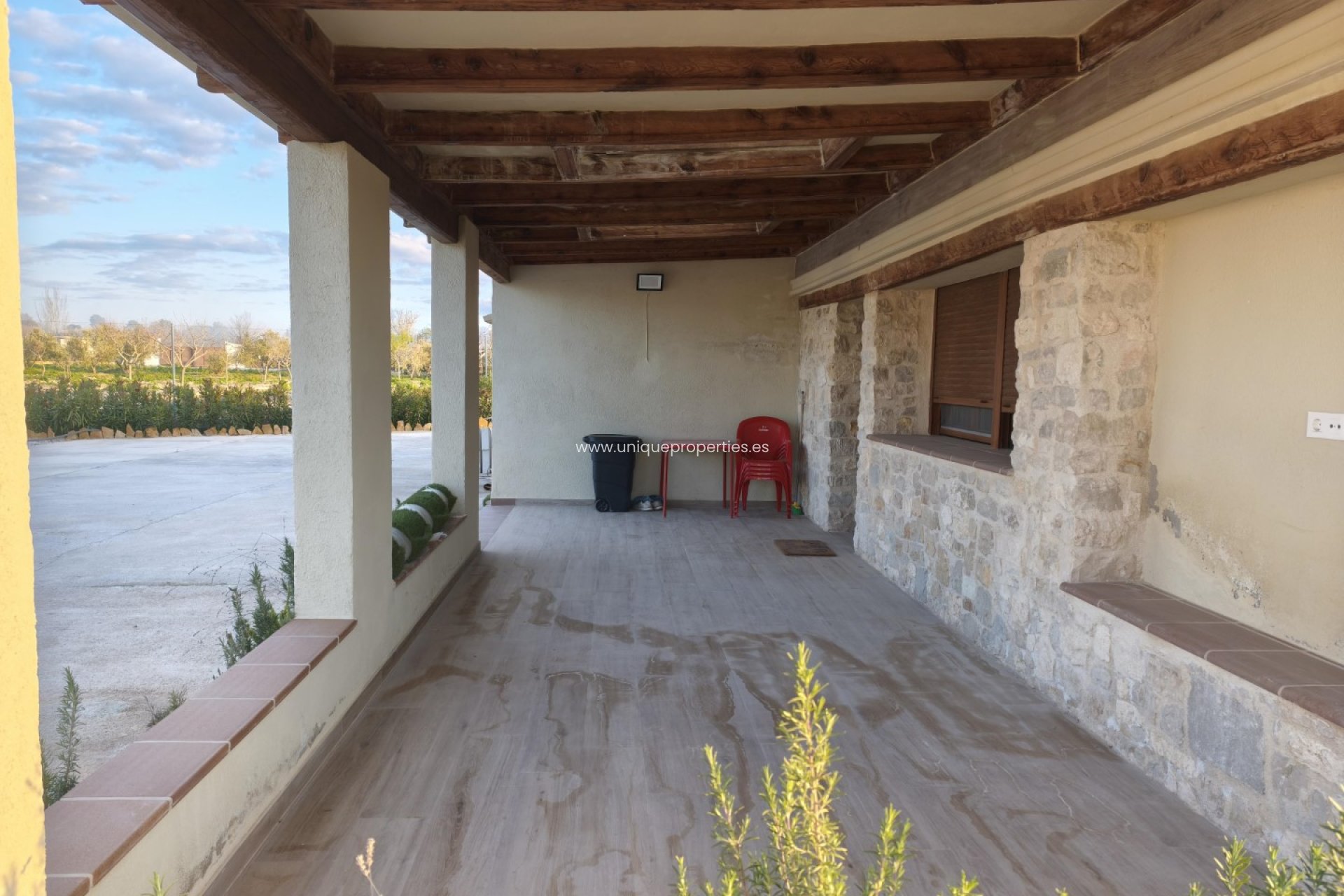 Reventa - Cortijo -
Baza