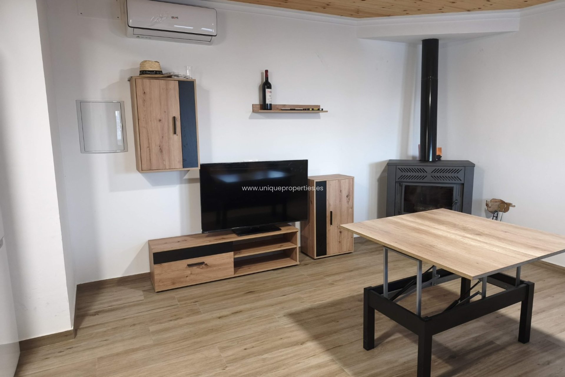 Reventa - Cortijo -
Baza