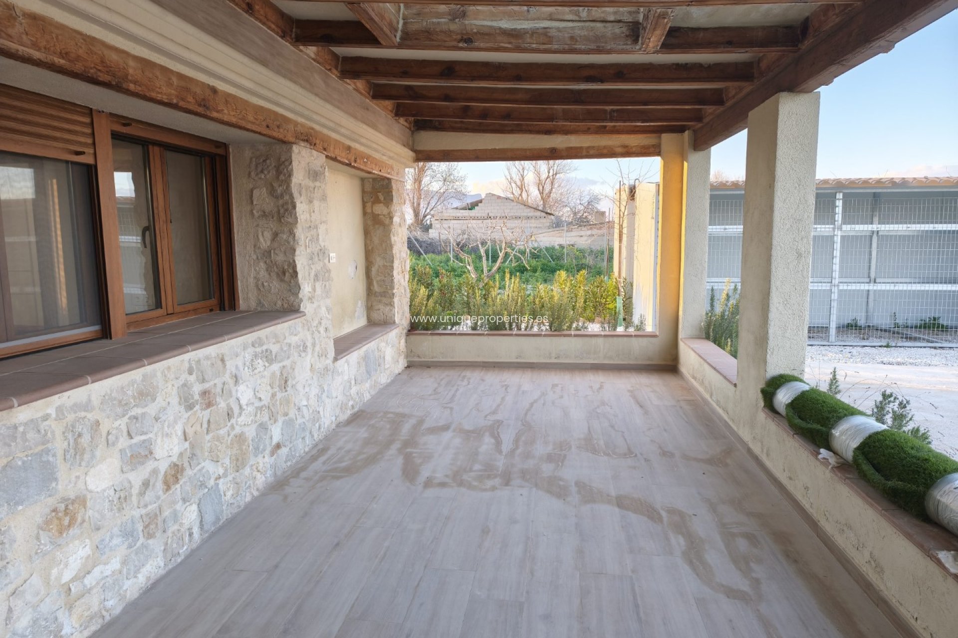 Reventa - Cortijo -
Baza