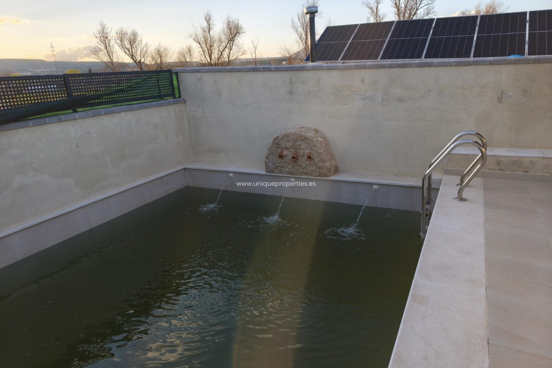 Reventa - Cortijo -
Baza