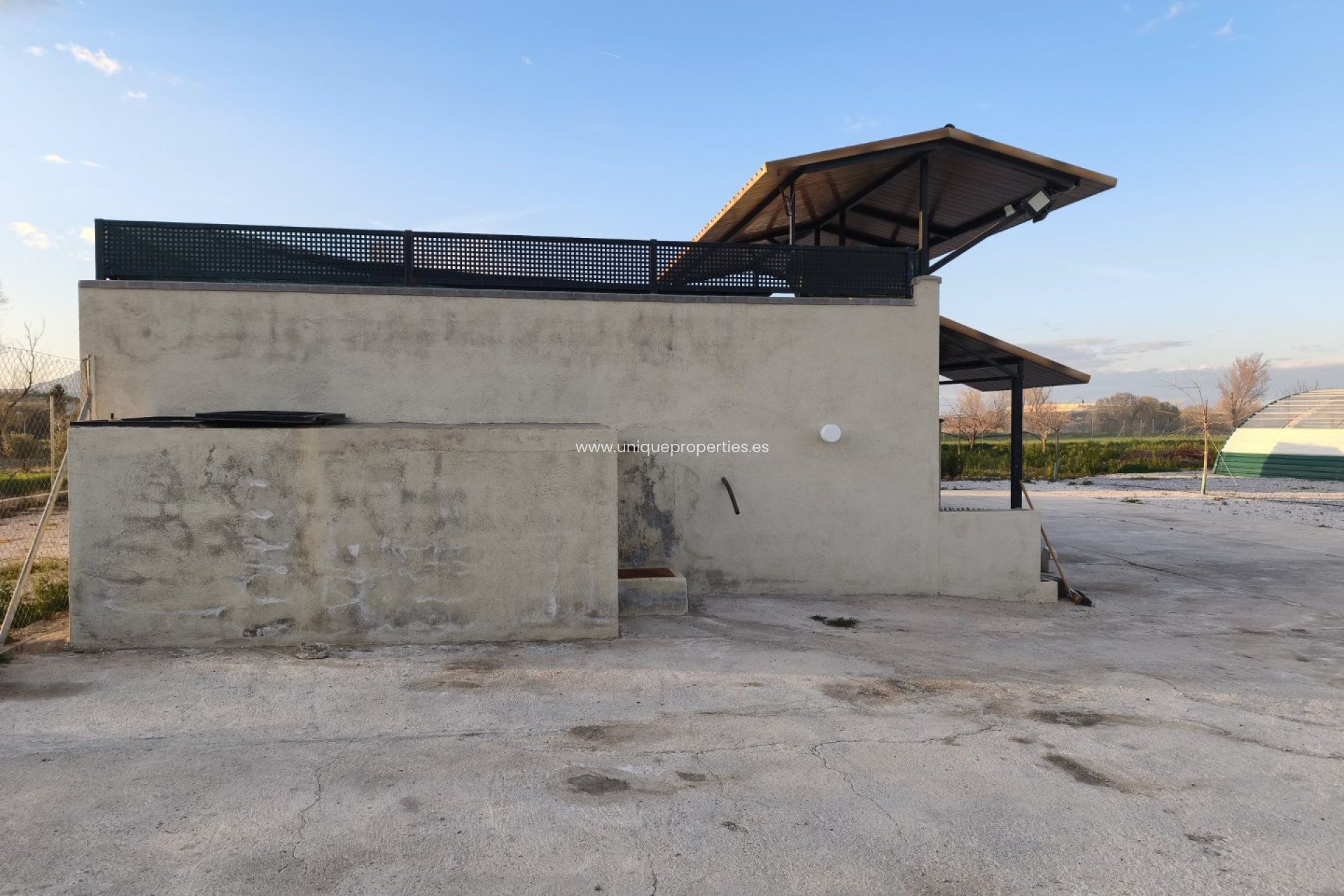 Reventa - Cortijo -
Baza