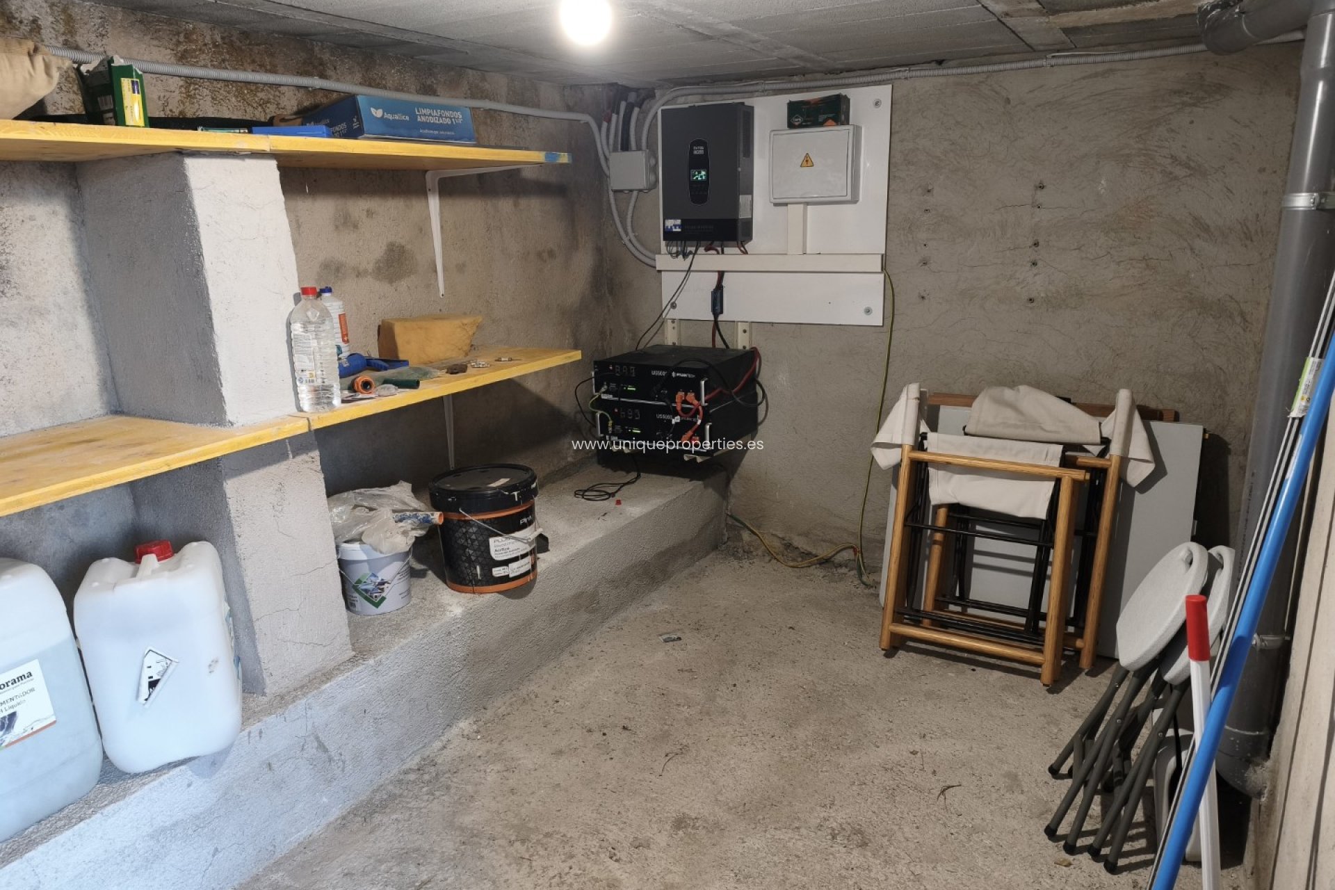 Reventa - Cortijo -
Baza