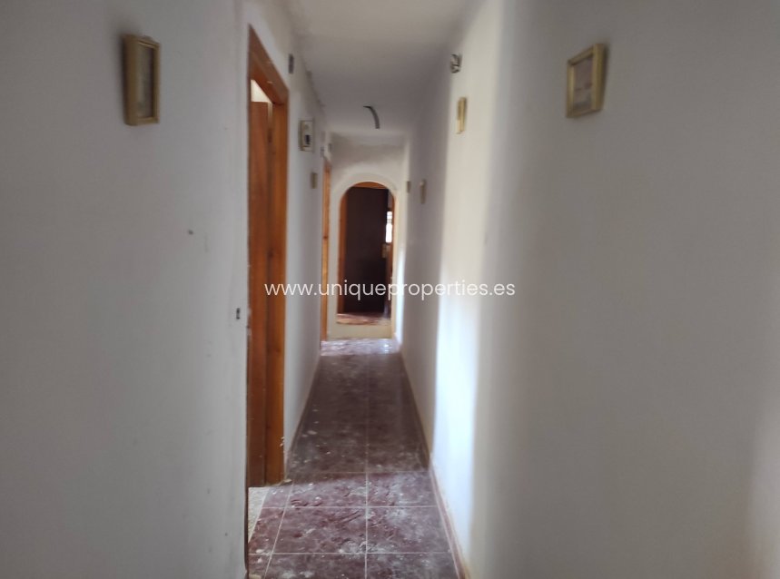 Reventa - Cortijo -
Caniles