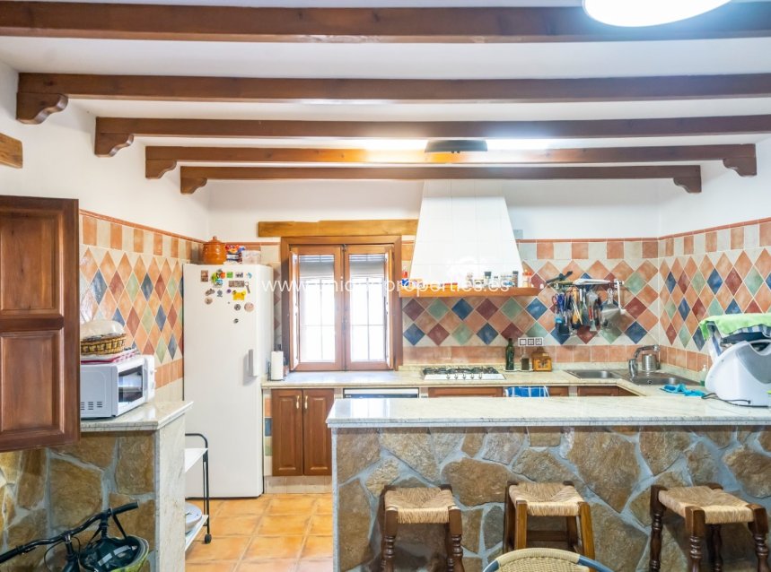 Reventa - Cortijo -
Cantoria