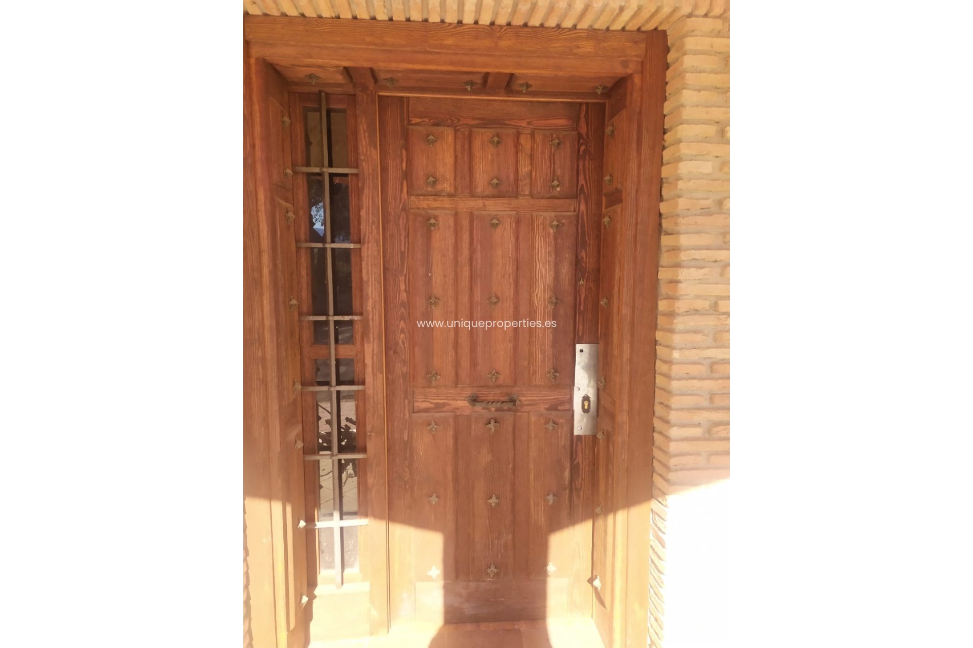 Reventa - Cortijo -
Guadix