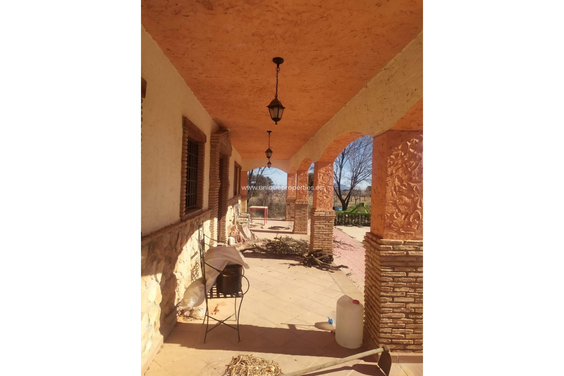 Reventa - Cortijo -
Guadix