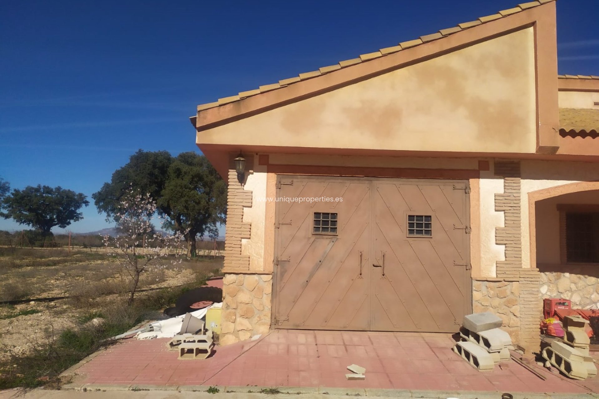 Reventa - Cortijo -
Guadix