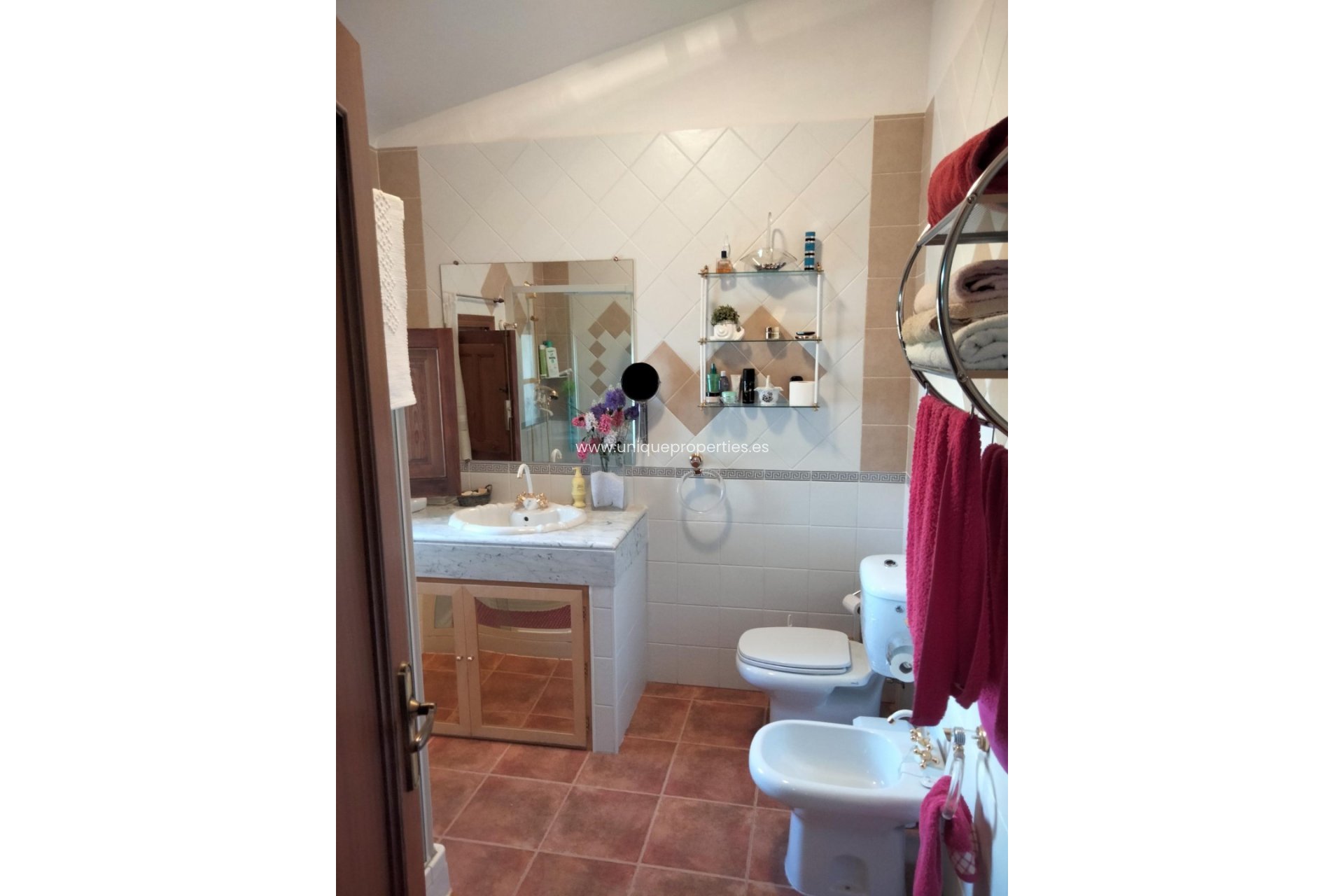 Reventa - Cortijo -
Huescar