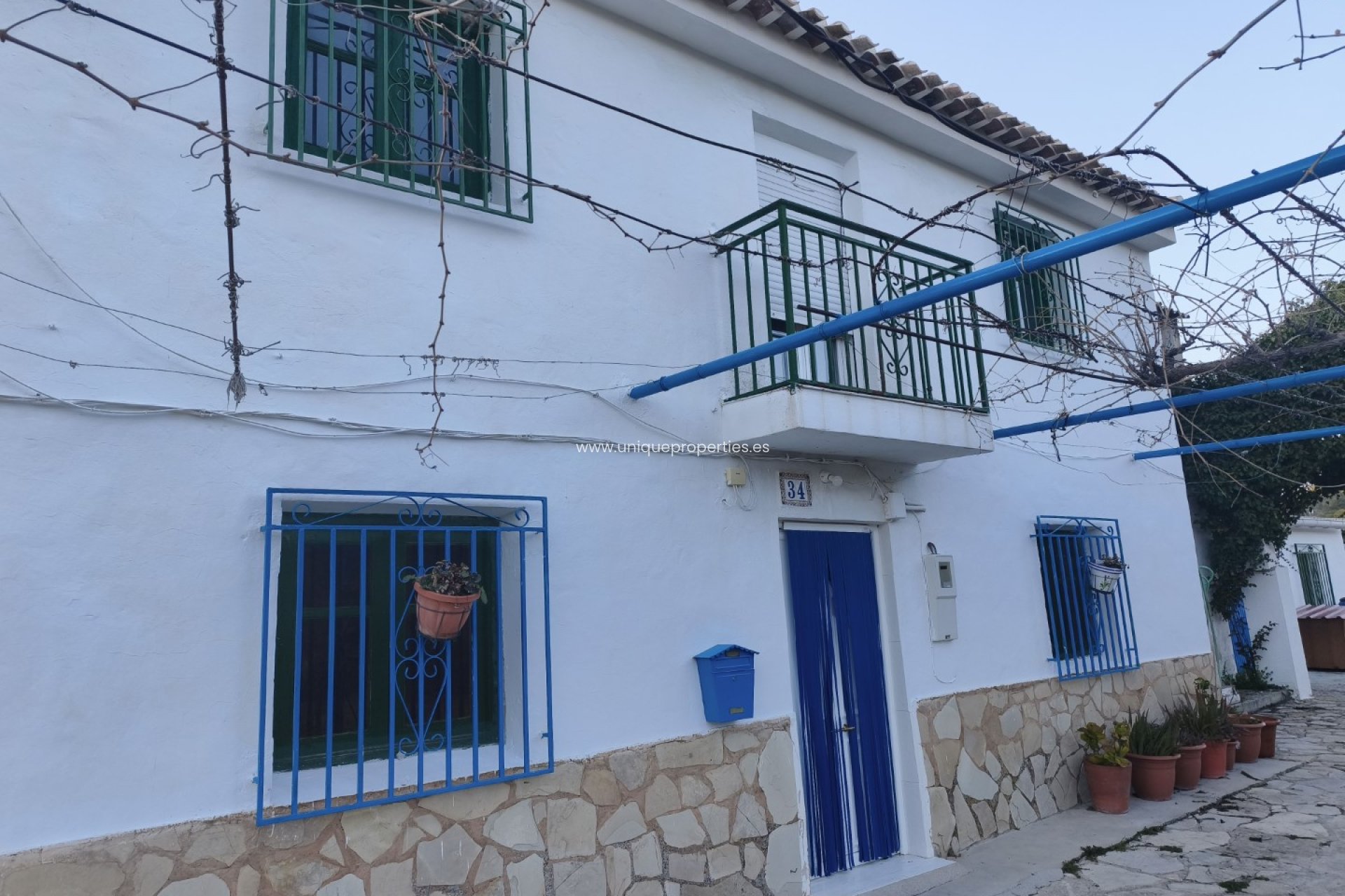 Reventa - Cortijo -
Huescar