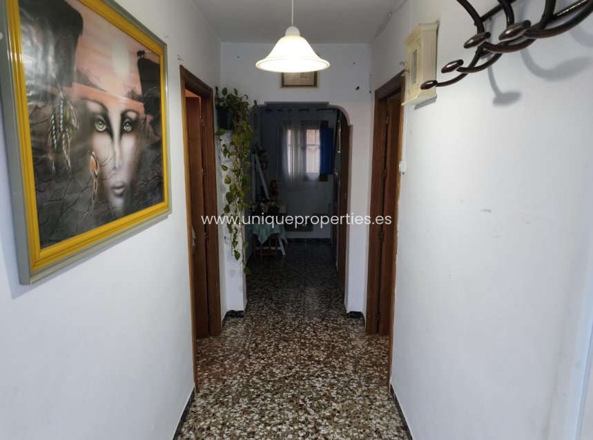 Reventa - Cortijo -
Huescar