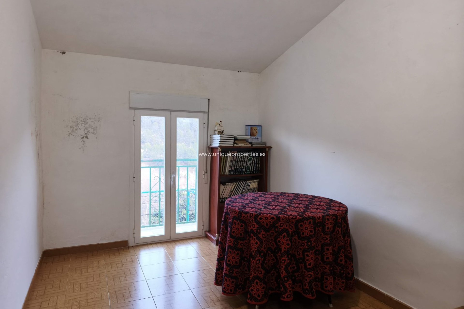 Reventa - Cortijo -
Huescar