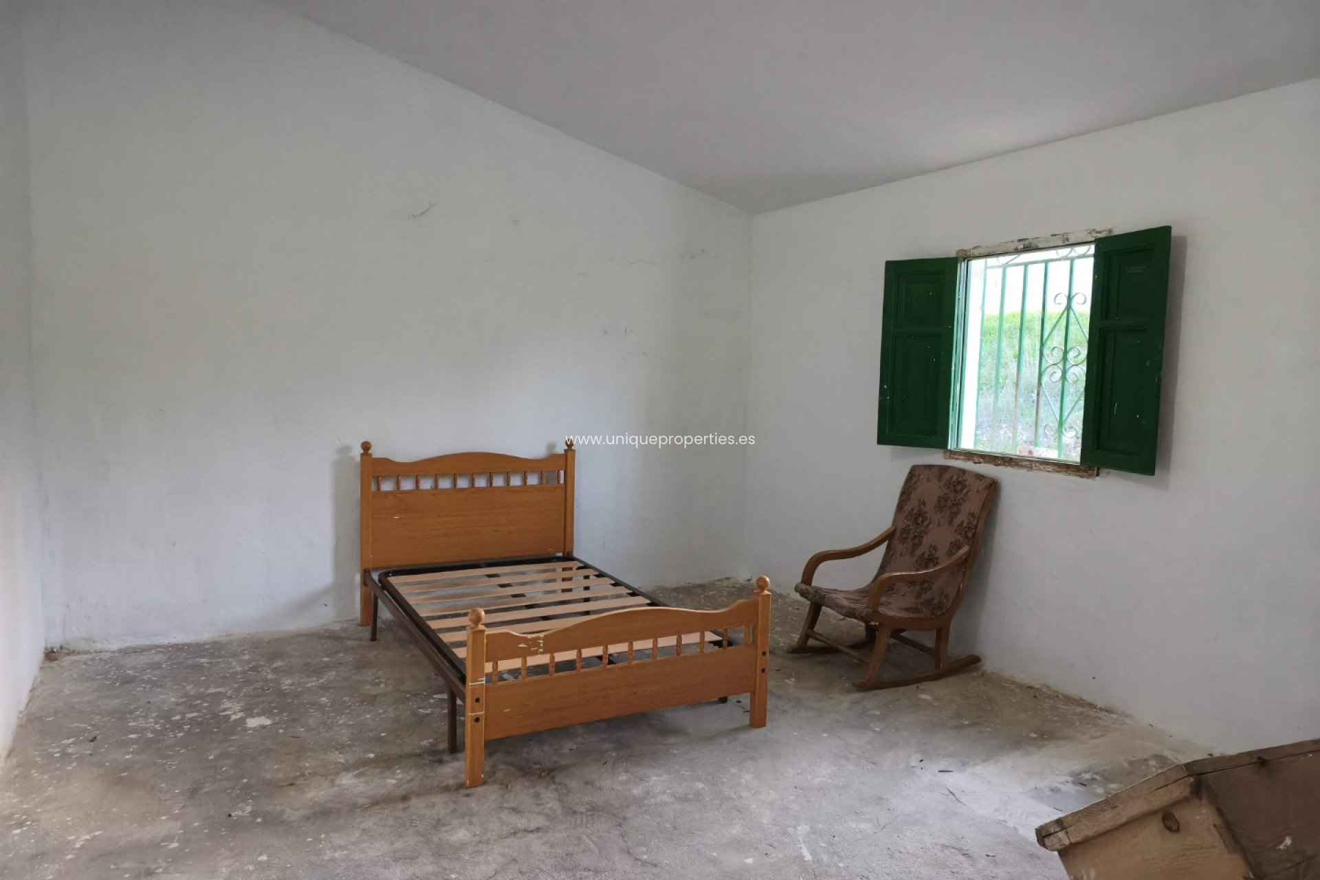 Reventa - Cortijo -
Huescar