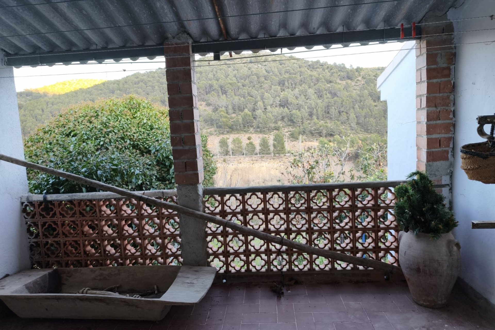 Reventa - Cortijo -
Huescar