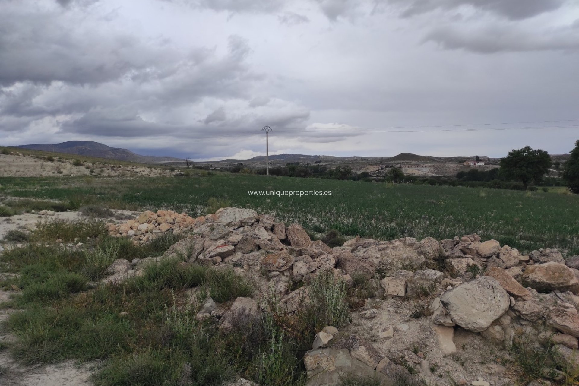 Reventa - Cortijo -
Huescar