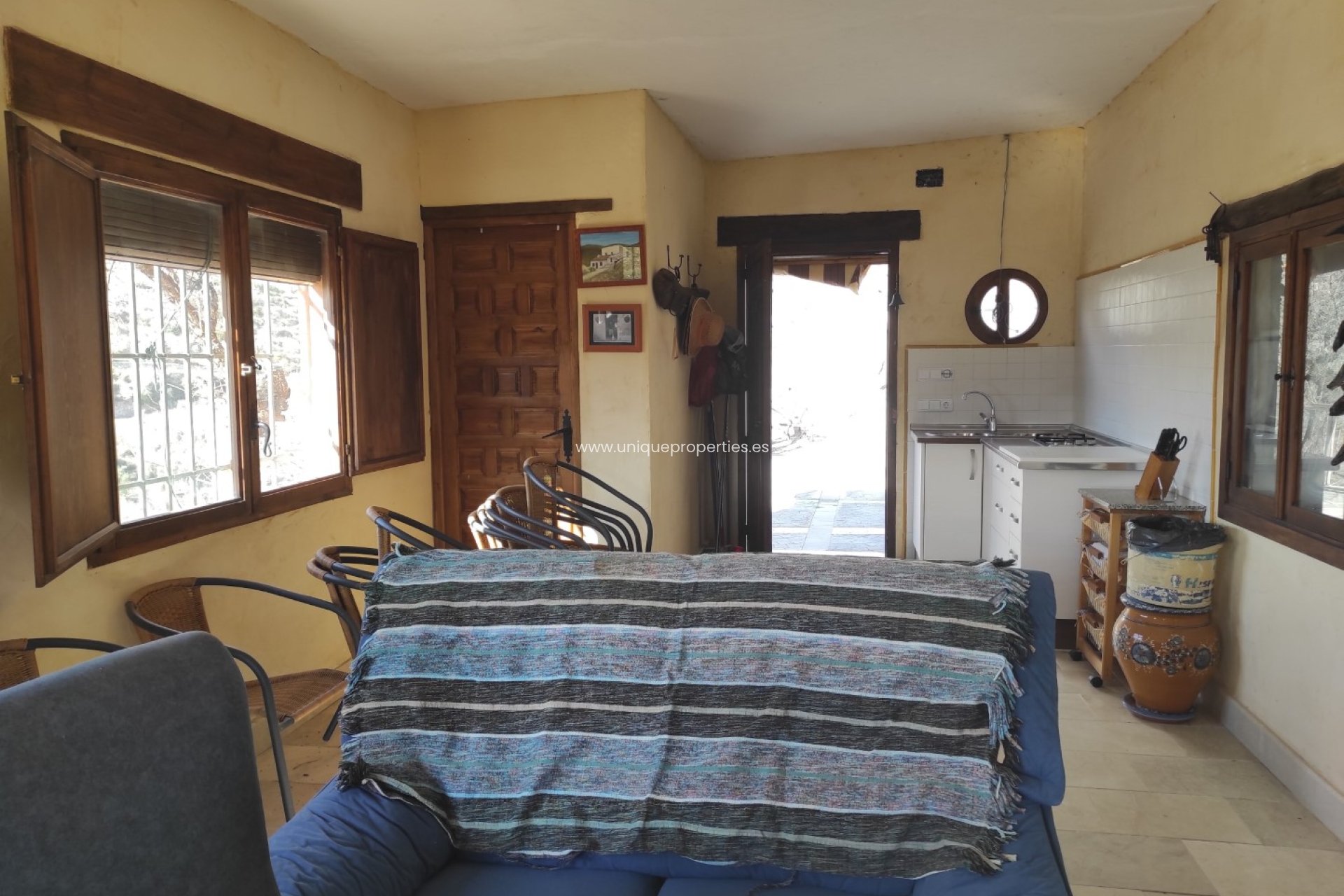 Reventa - Cortijo -
Lucar