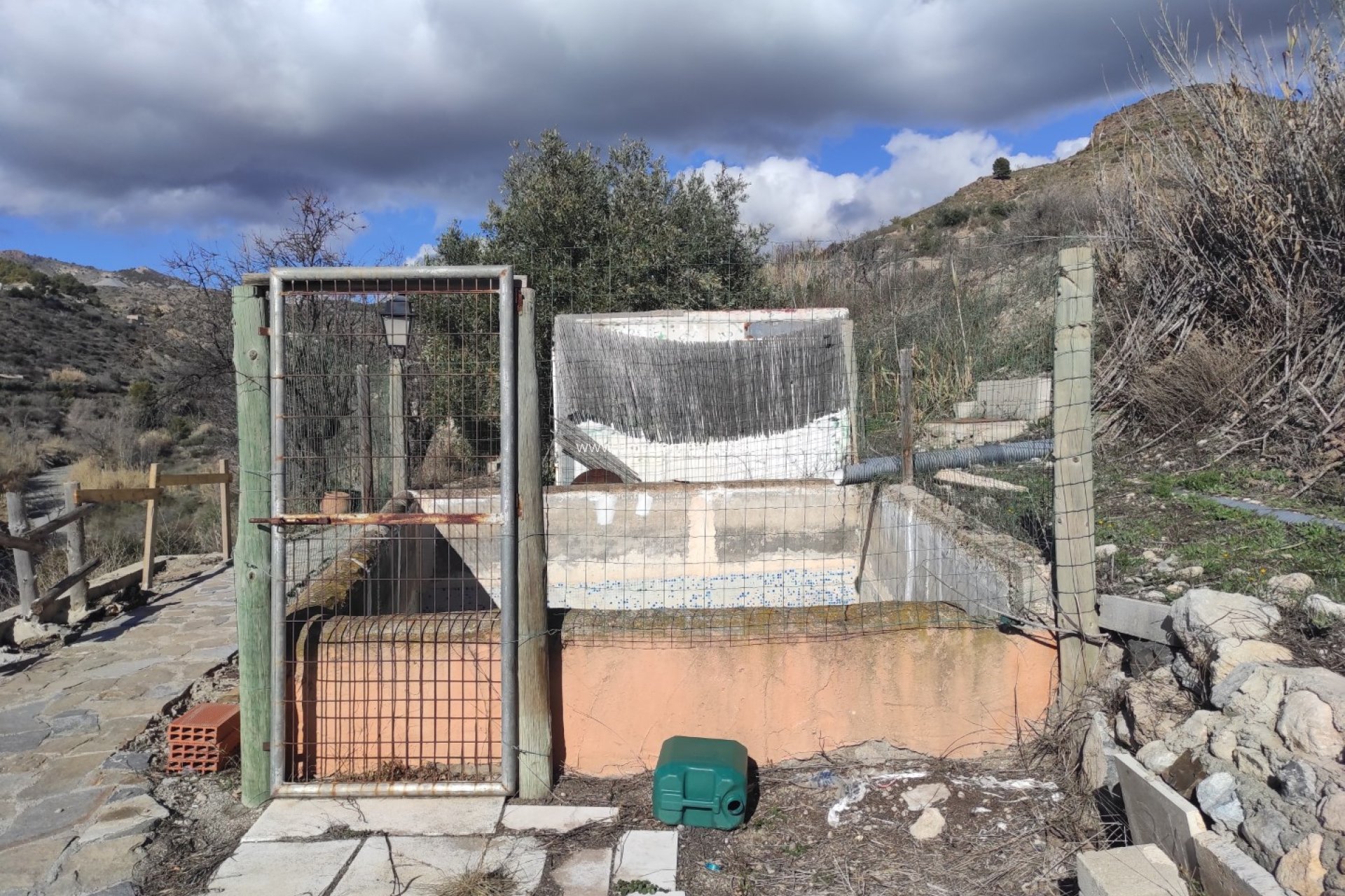 Reventa - Cortijo -
Lucar