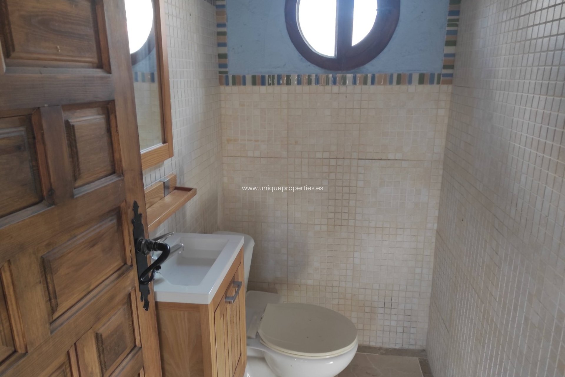 Reventa - Cortijo -
Lucar