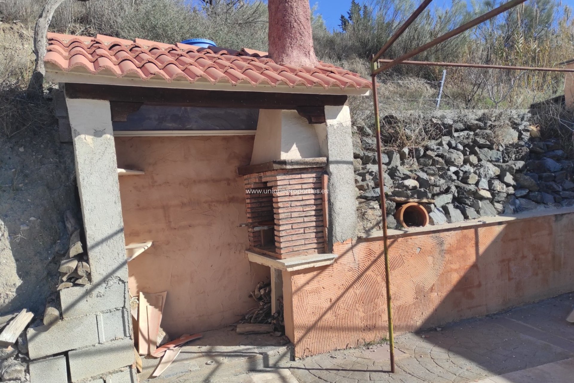 Reventa - Cortijo -
Lucar