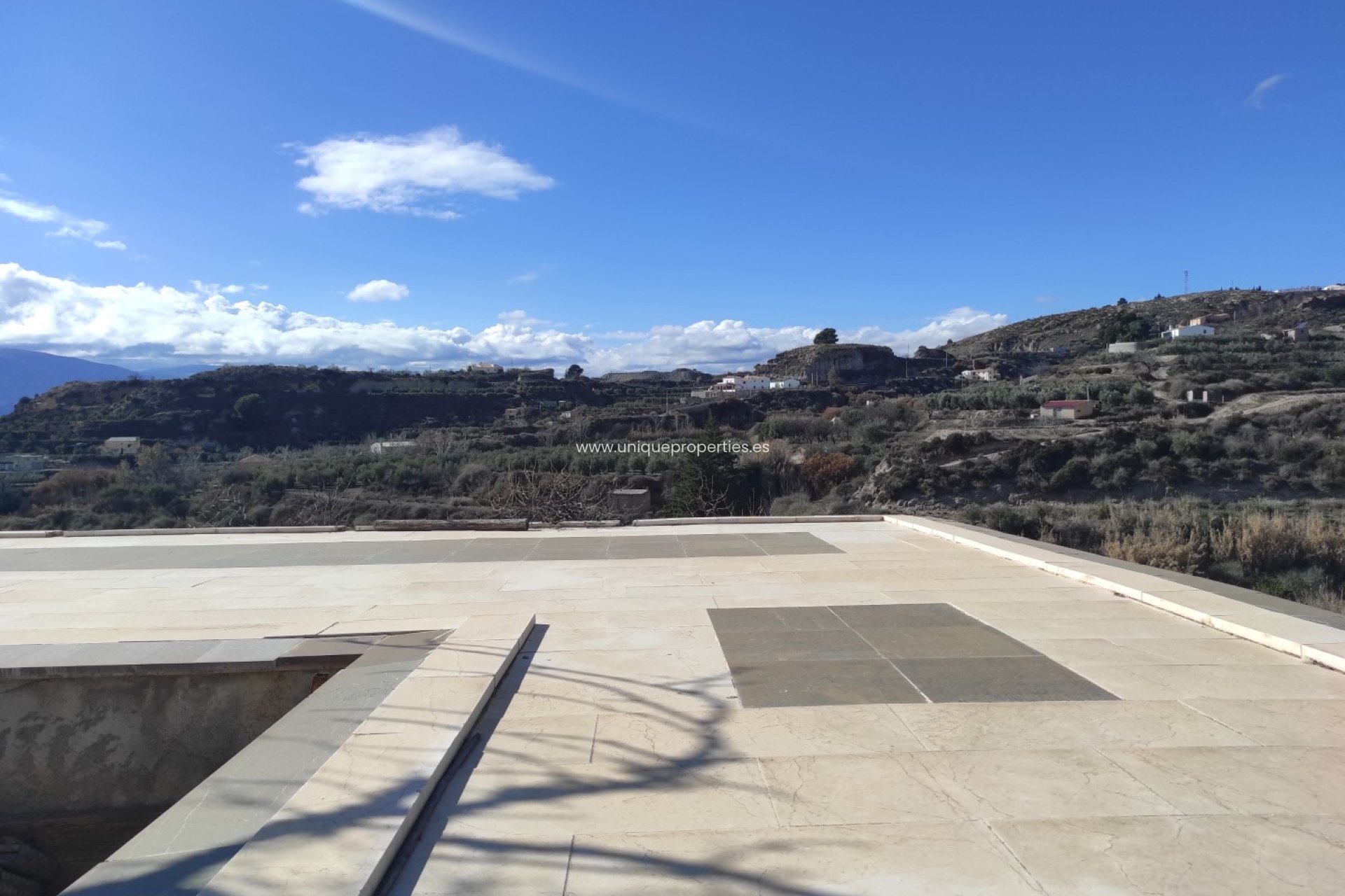 Reventa - Cortijo -
Lucar