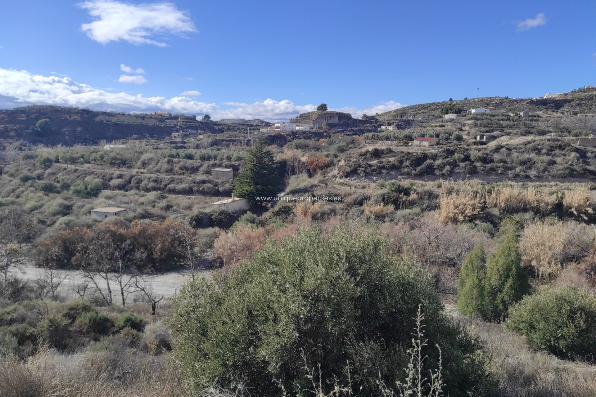 Reventa - Cortijo -
Lucar