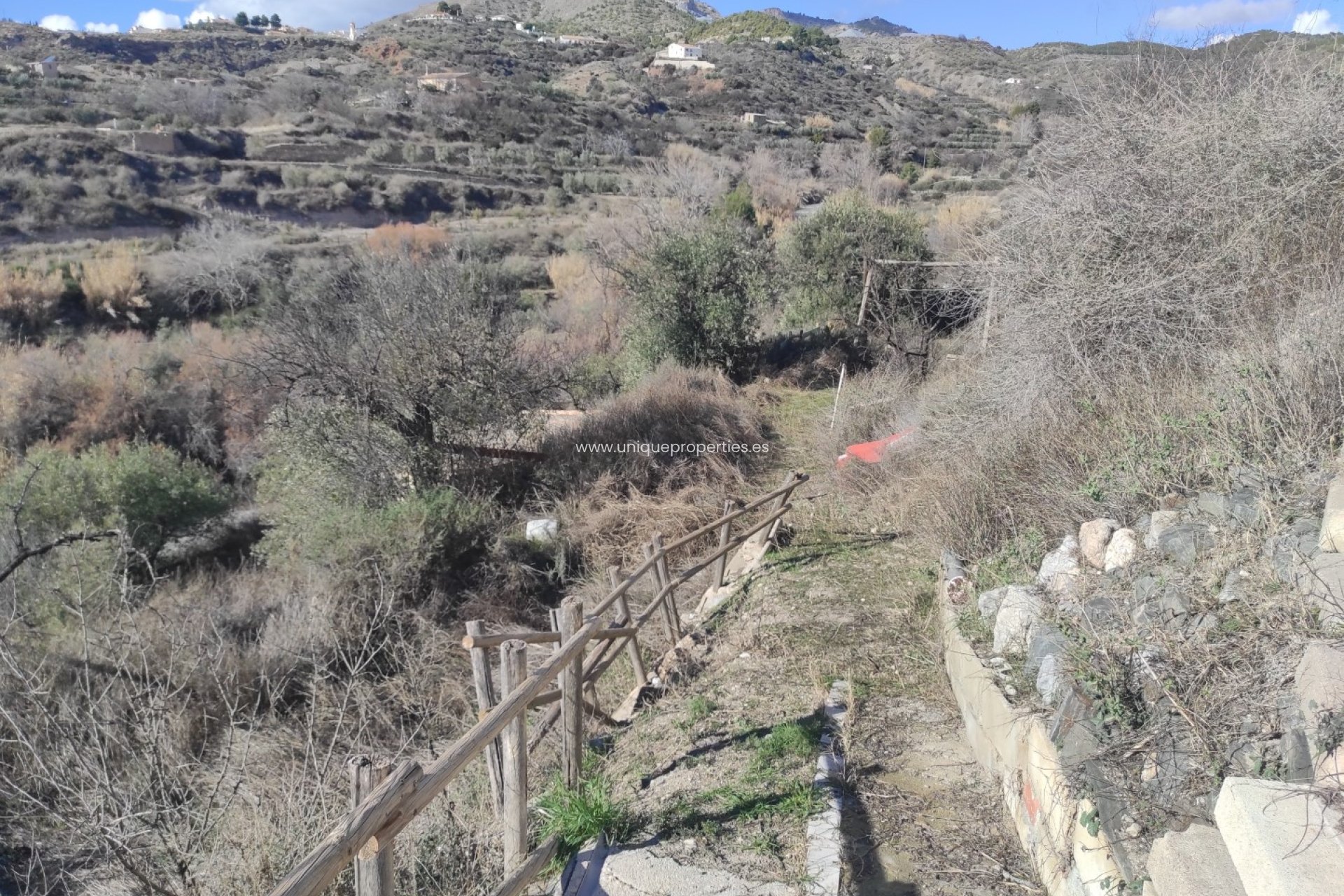 Reventa - Cortijo -
Lucar