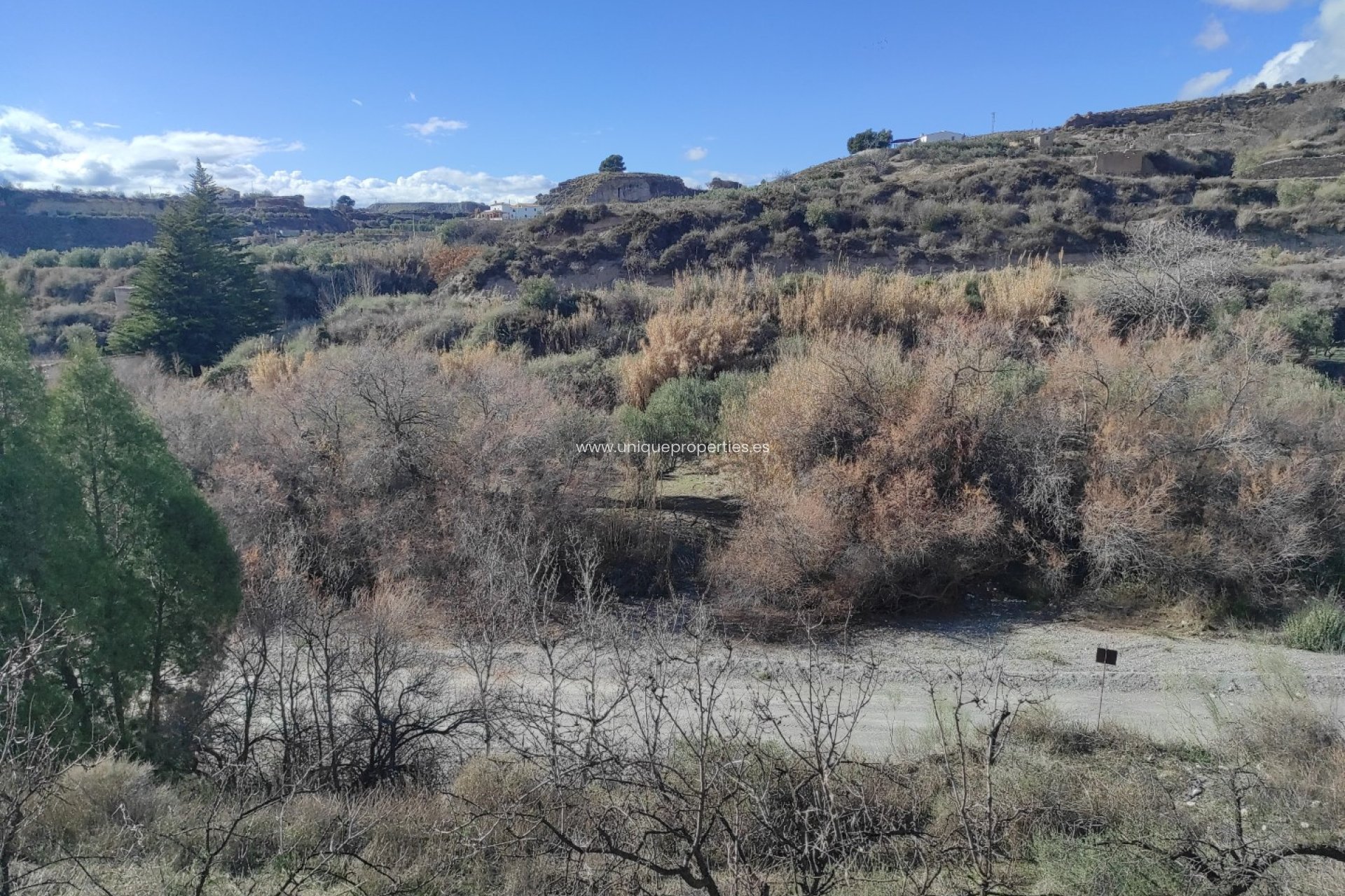 Reventa - Cortijo -
Lucar