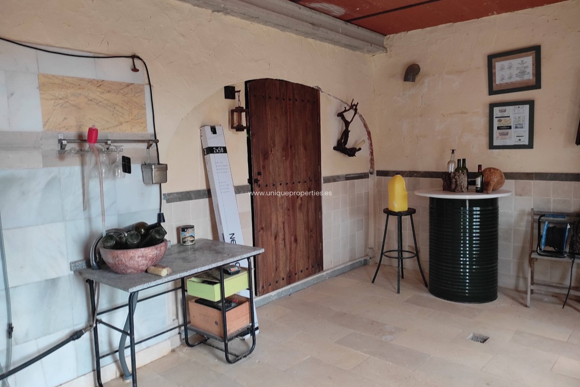 Reventa - Cortijo -
Lucar