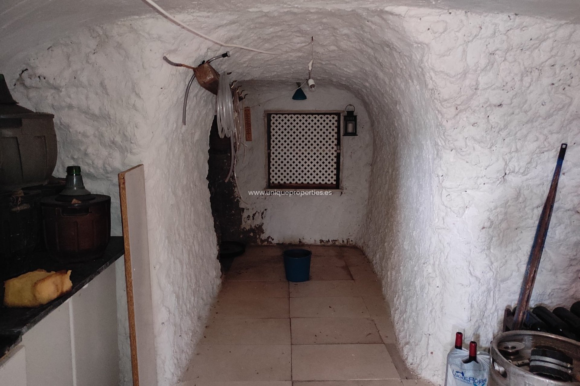 Reventa - Cortijo -
Lucar