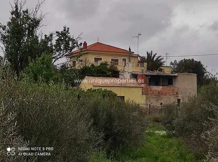 Reventa - Cortijo -
Olula del Rio