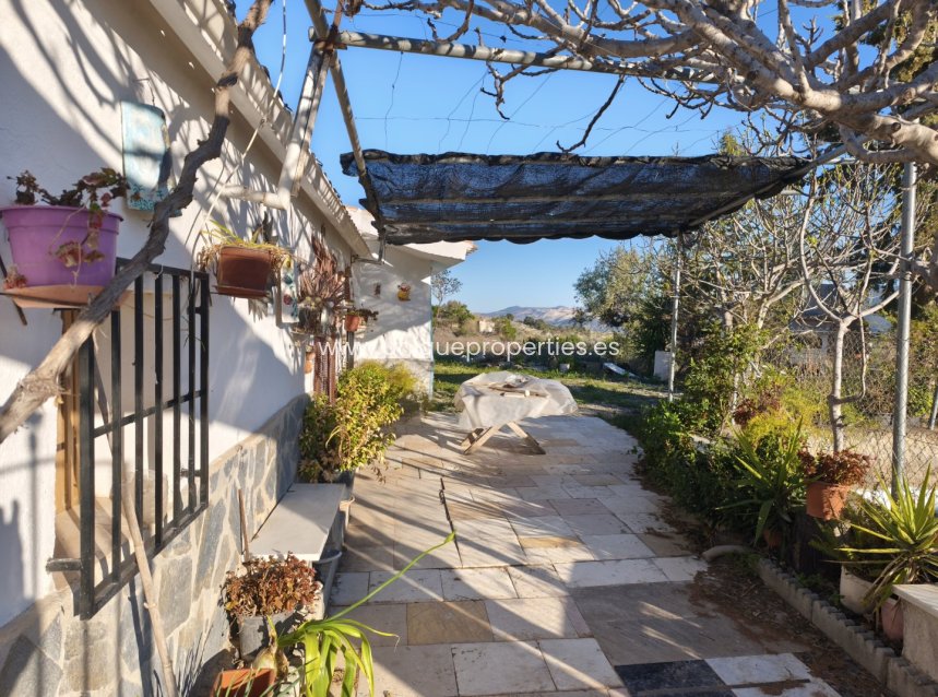 Reventa - Cortijo -
Somontin