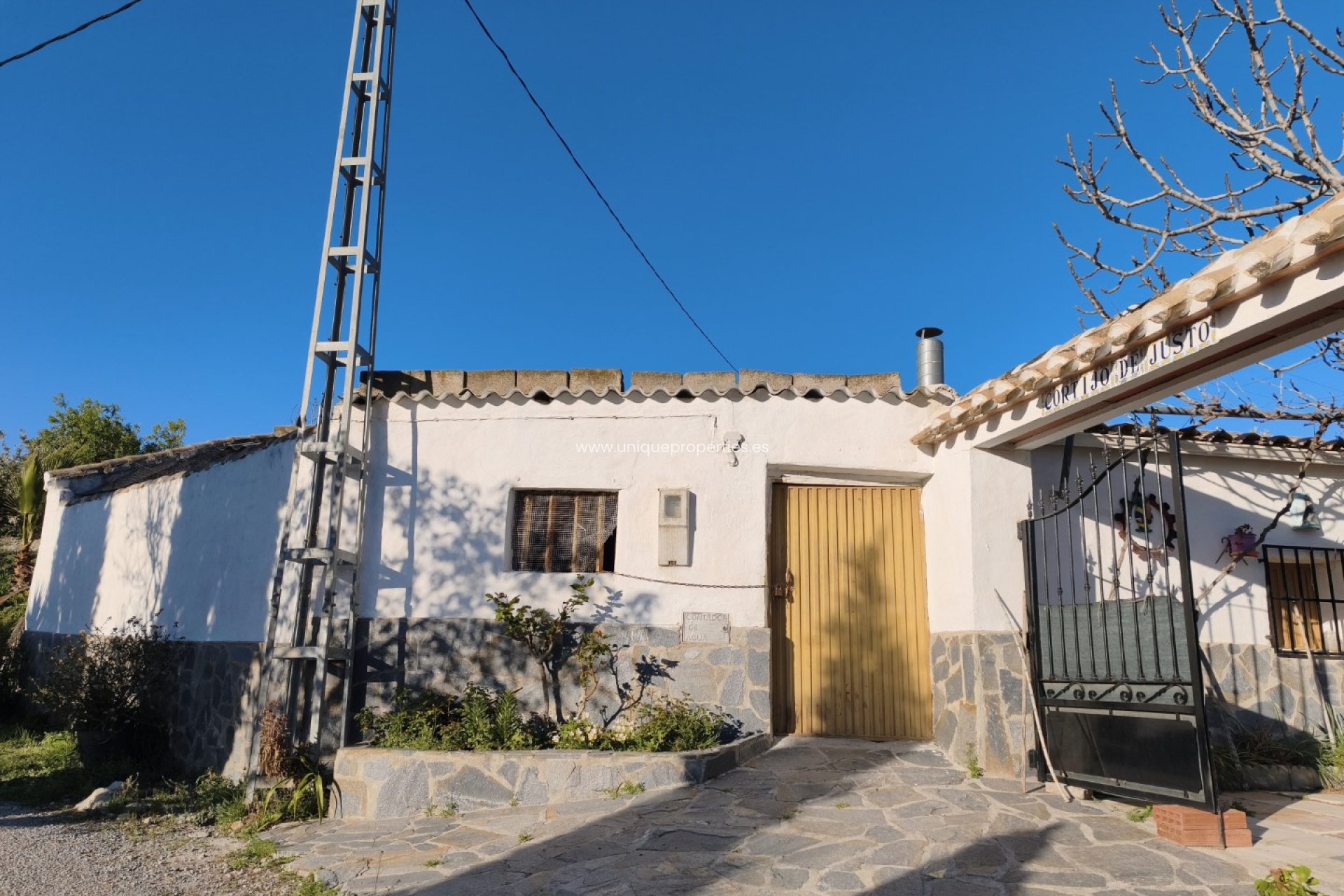 Reventa - Cortijo -
Somontin