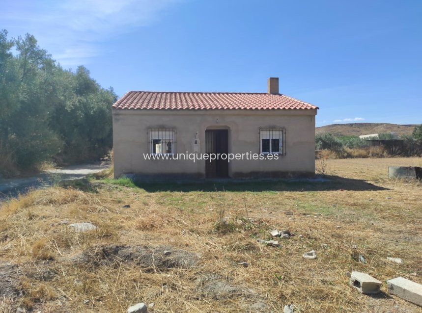 Reventa - Cortijo -
Tijola