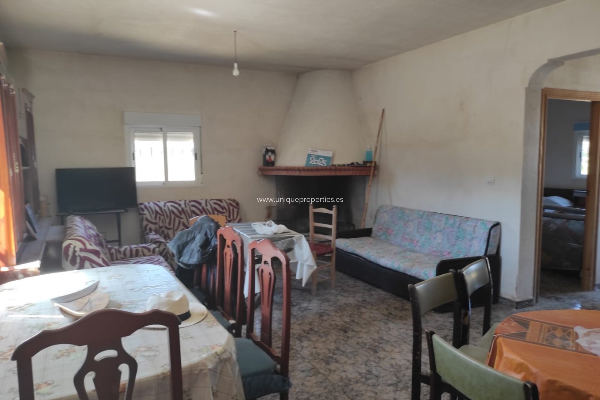 Reventa - Cortijo -
Tijola