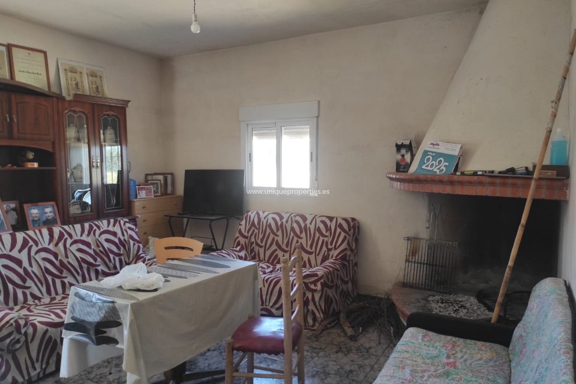 Reventa - Cortijo -
Tijola