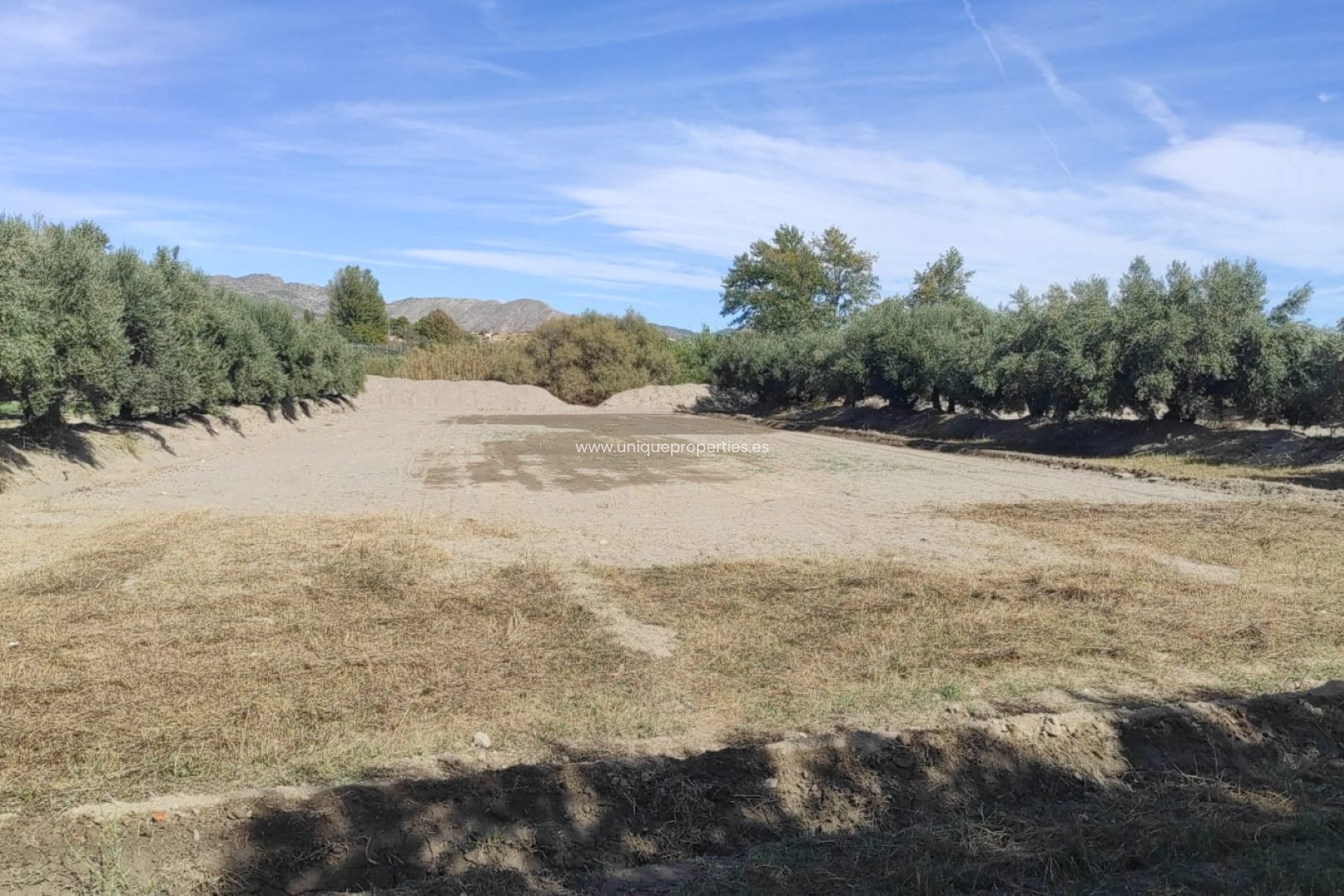 Reventa - Cortijo -
Tijola