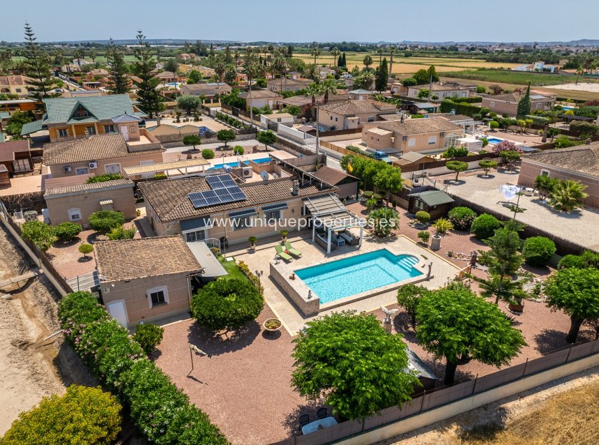 Reventa - House -
CATRAL - Catral
