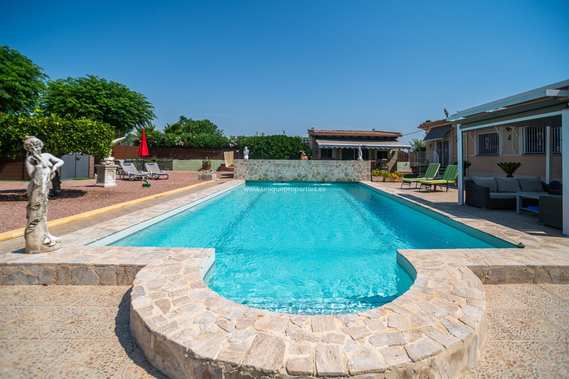 Reventa - House -
CATRAL - Catral
