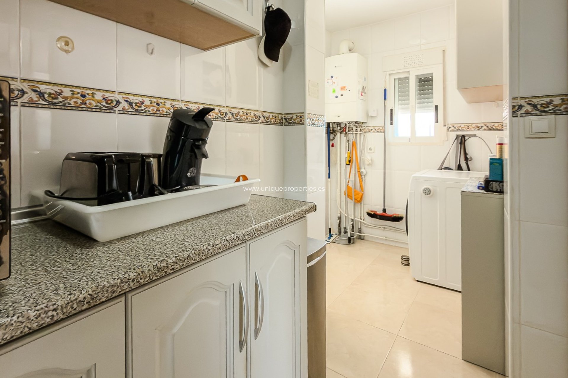 Reventa - House -
CATRAL - Catral