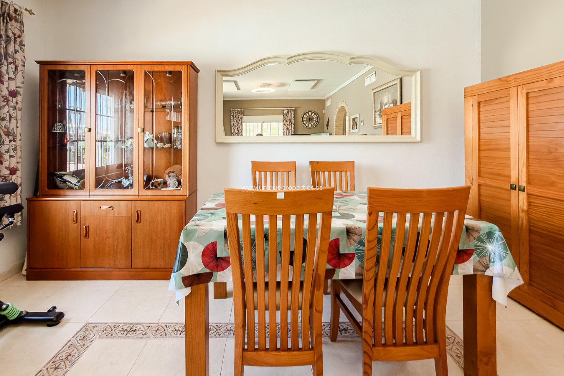 Reventa - House -
CATRAL - Catral