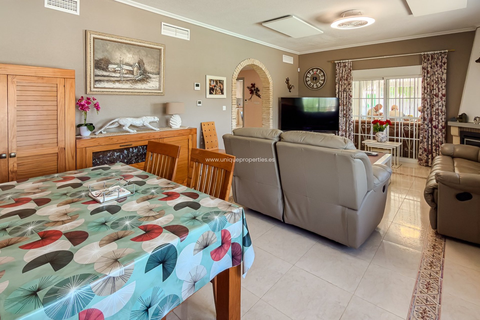 Reventa - House -
CATRAL - Catral
