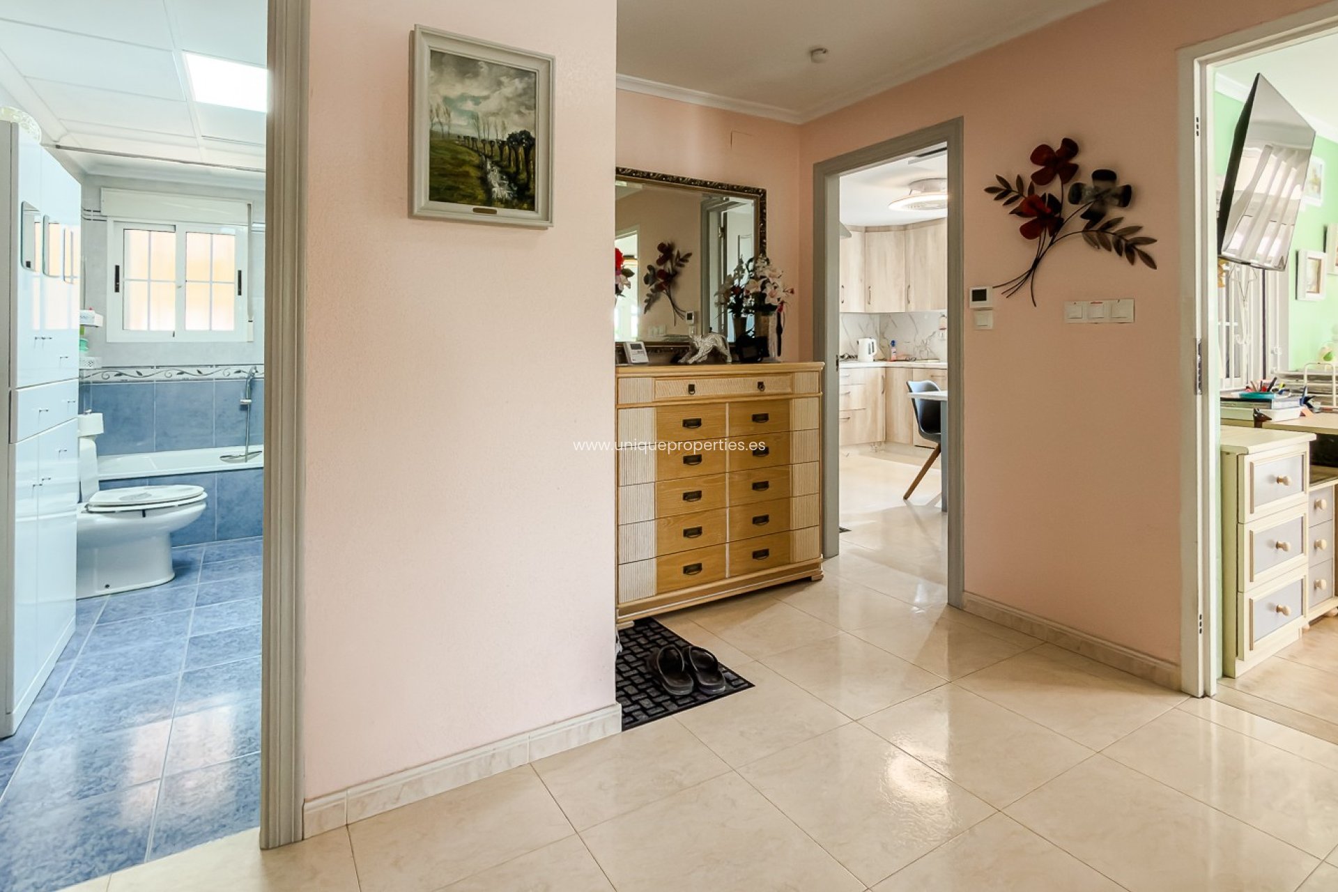Reventa - House -
CATRAL - Catral