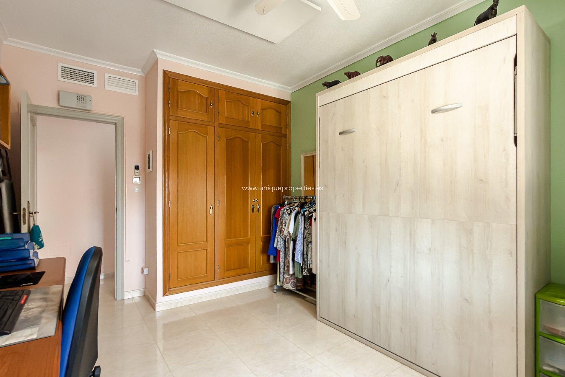 Reventa - House -
CATRAL - Catral