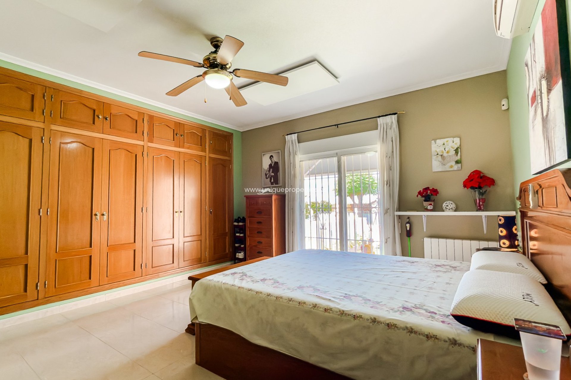 Reventa - House -
CATRAL - Catral