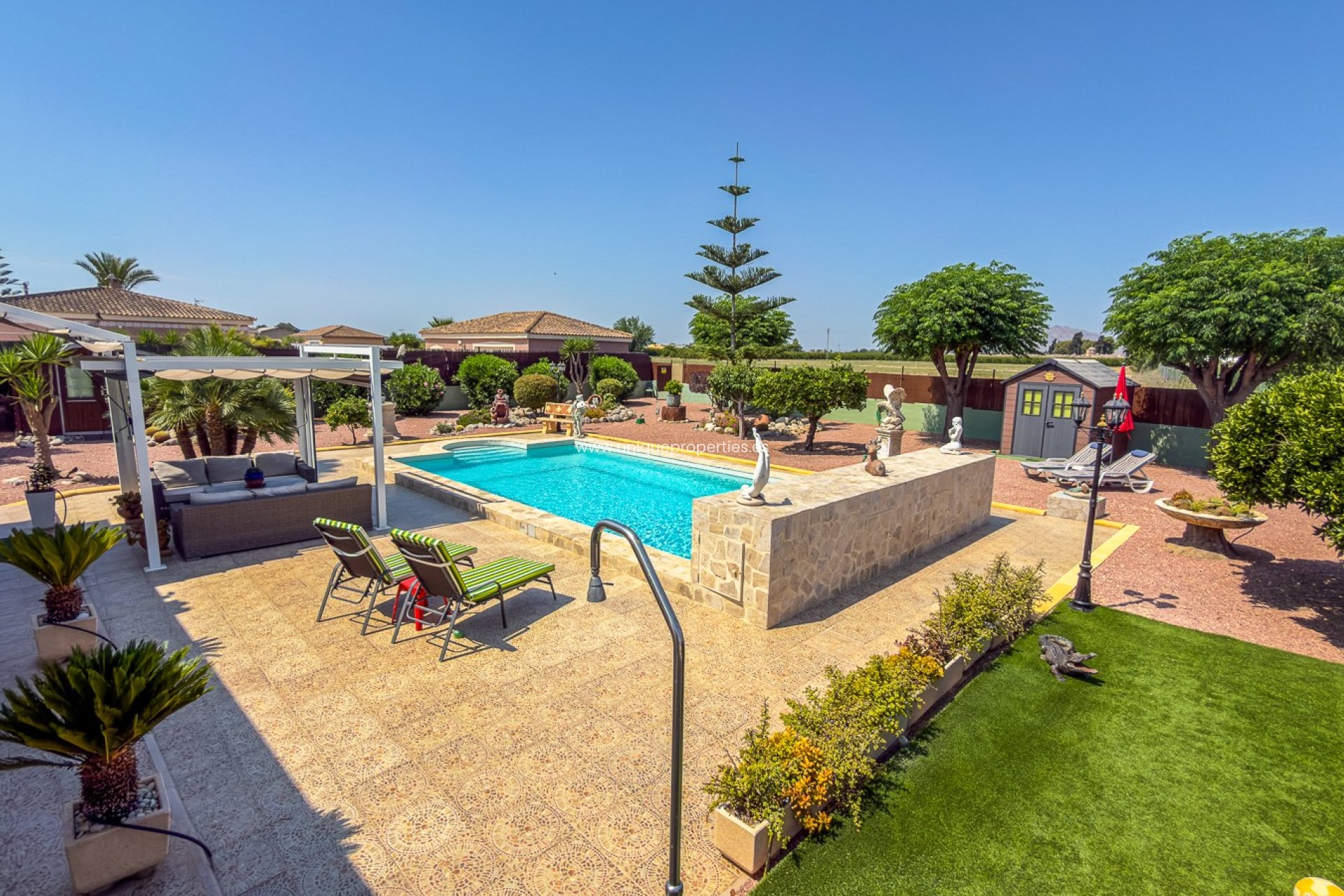 Reventa - House -
CATRAL - Catral