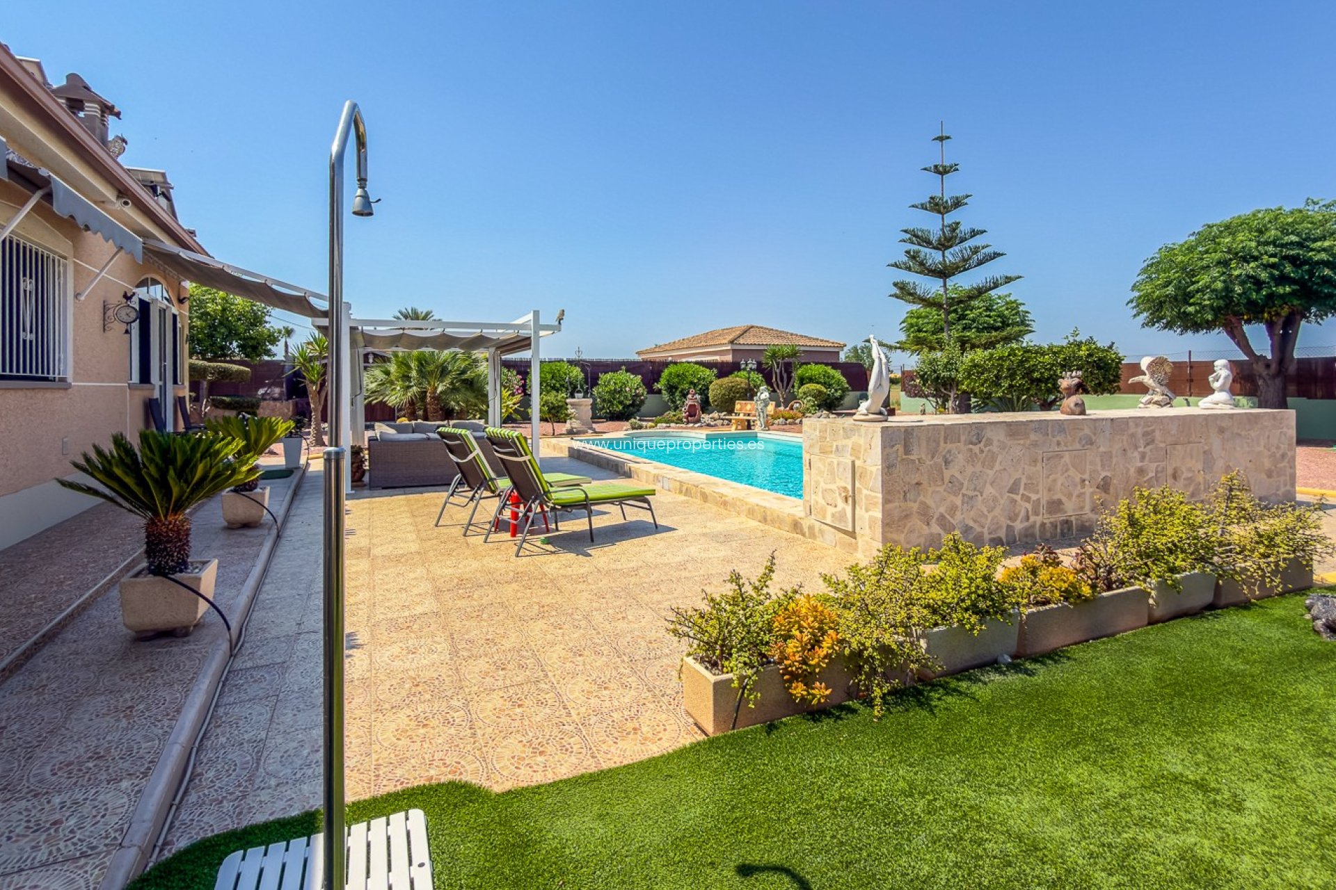 Reventa - House -
CATRAL - Catral