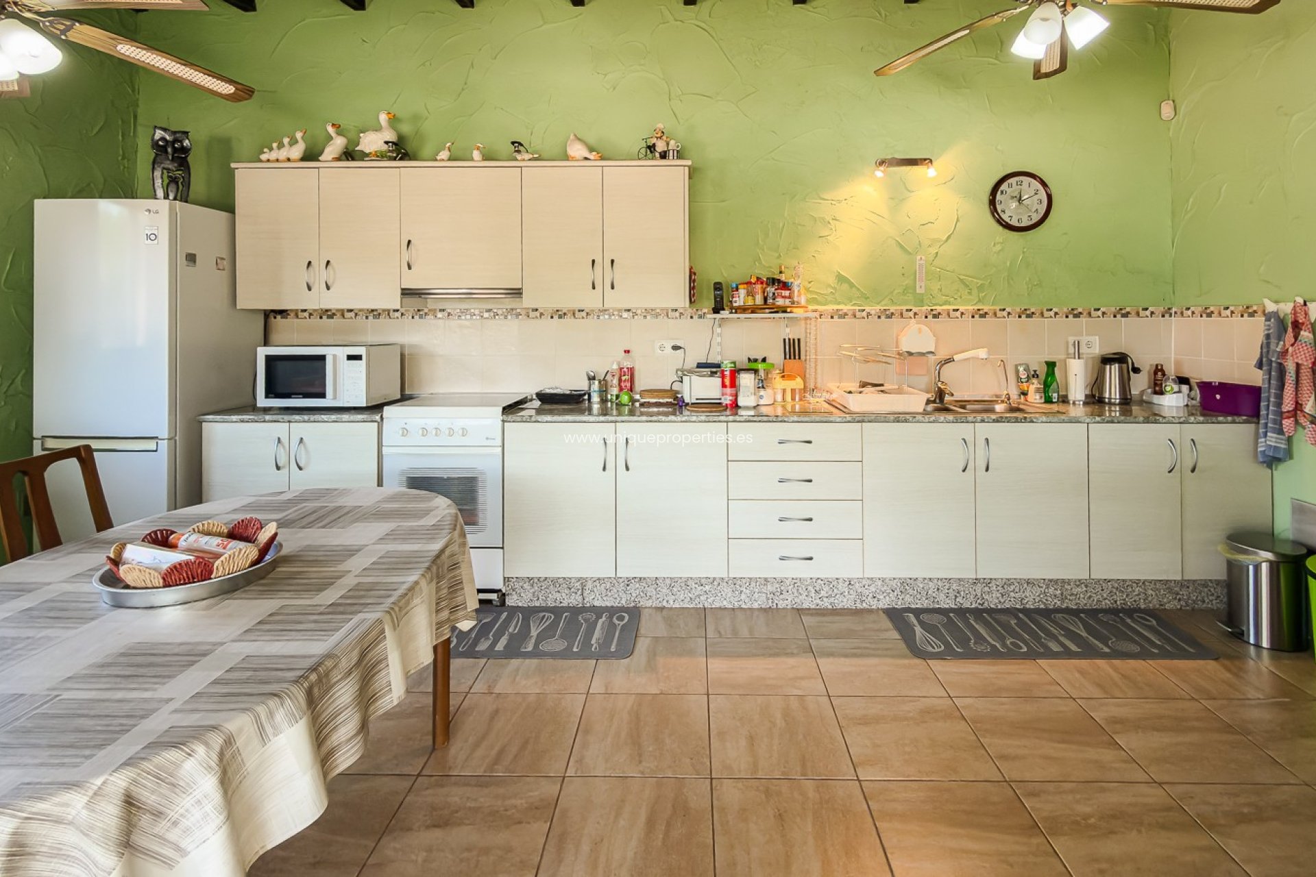 Reventa - House -
CATRAL - Catral