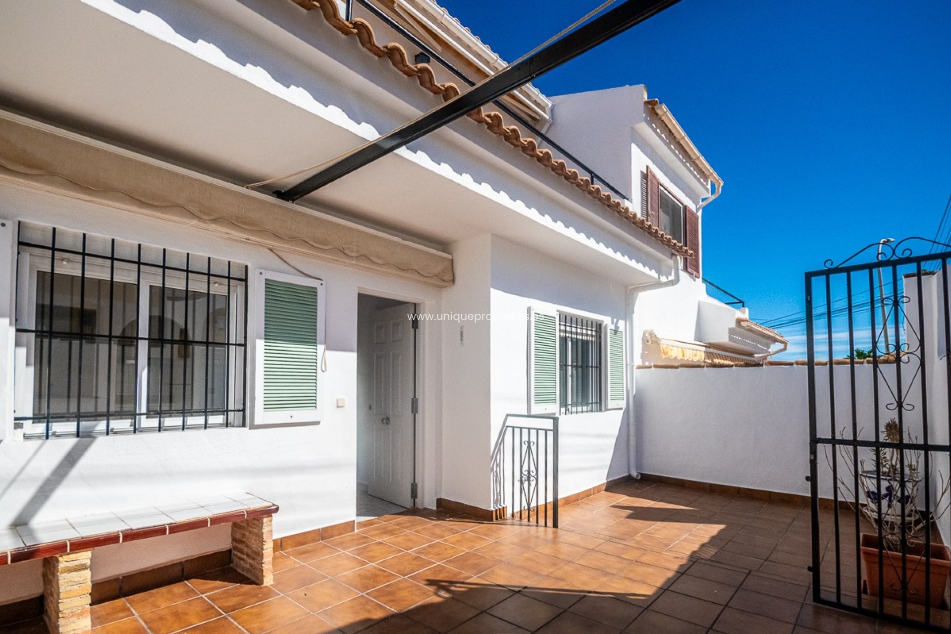 Reventa - House -
San Miguel de Salinas