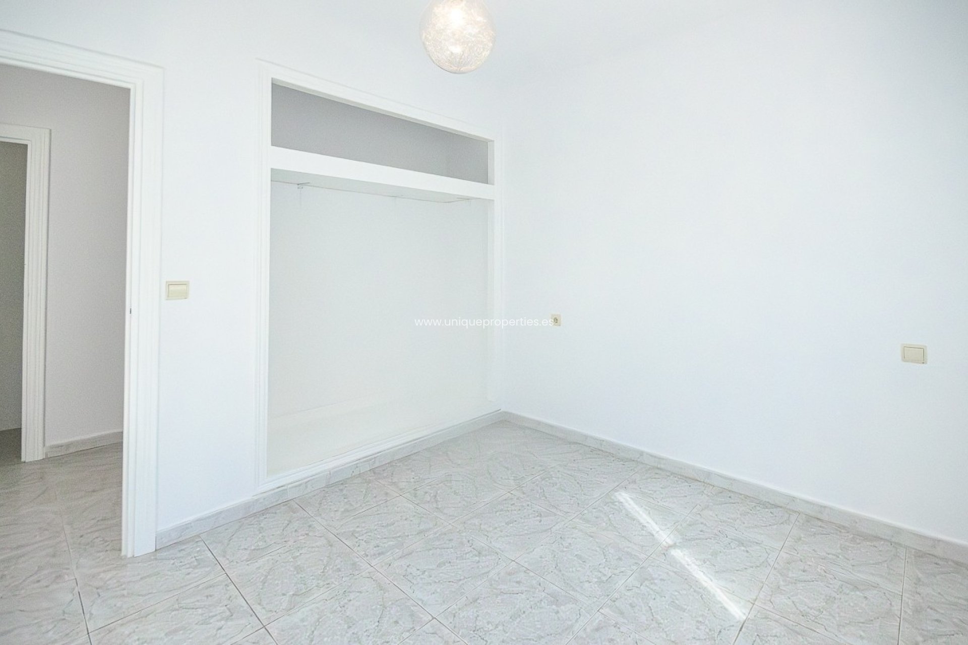 Reventa - House -
San Miguel de Salinas