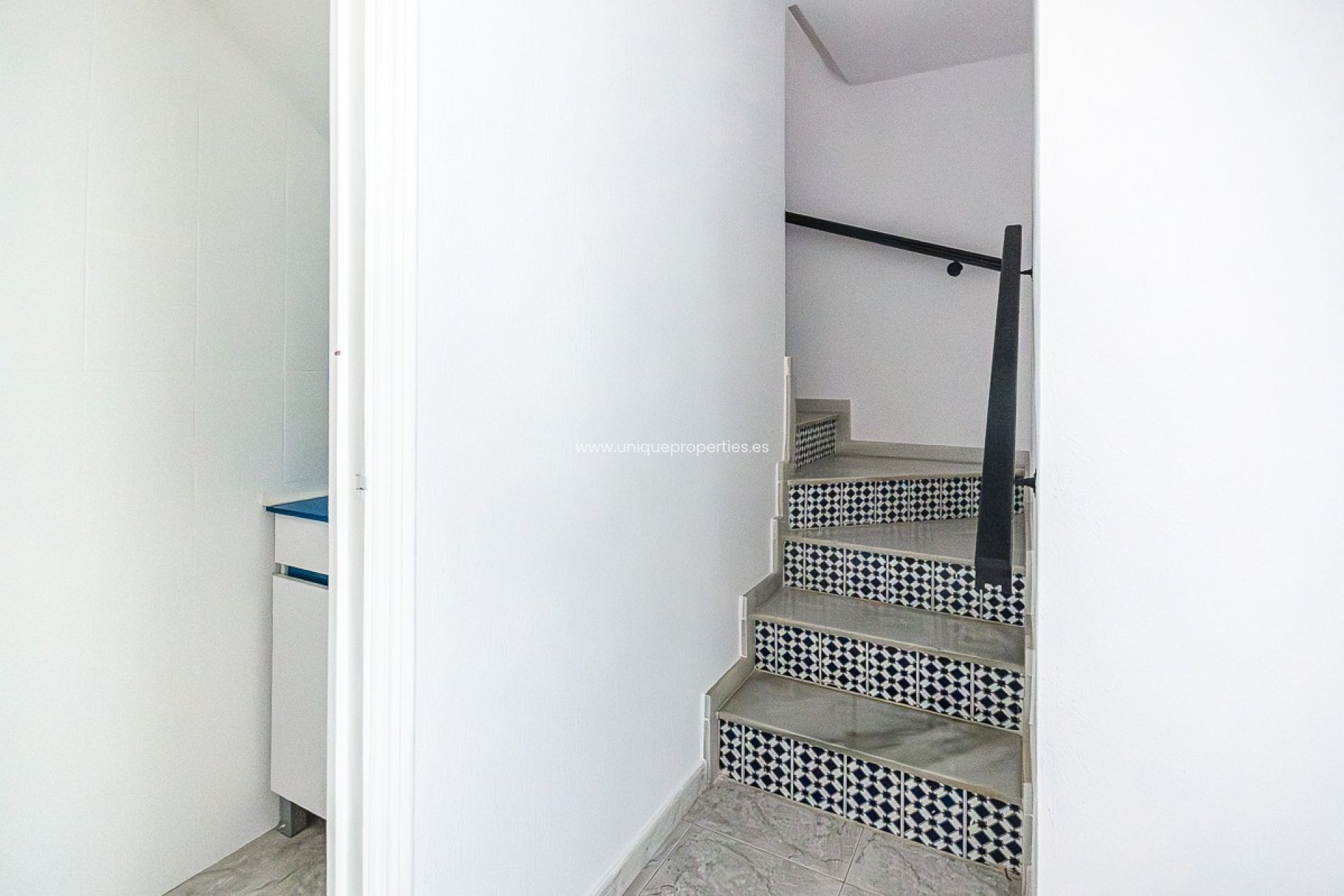 Reventa - House -
San Miguel de Salinas