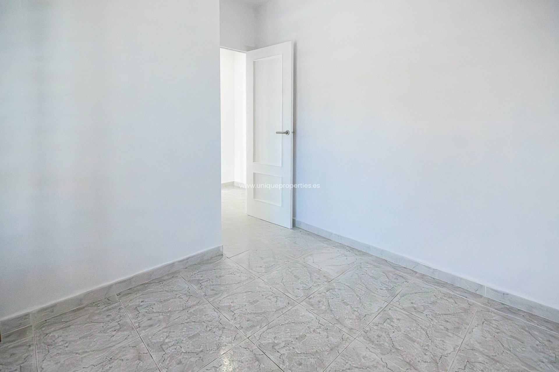 Reventa - House -
San Miguel de Salinas